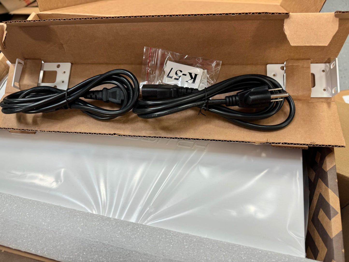 Mikrotik Cloud Router Switch CRS326-4C+20G+2Q+RM with RouterOS v7, 1U rackmount